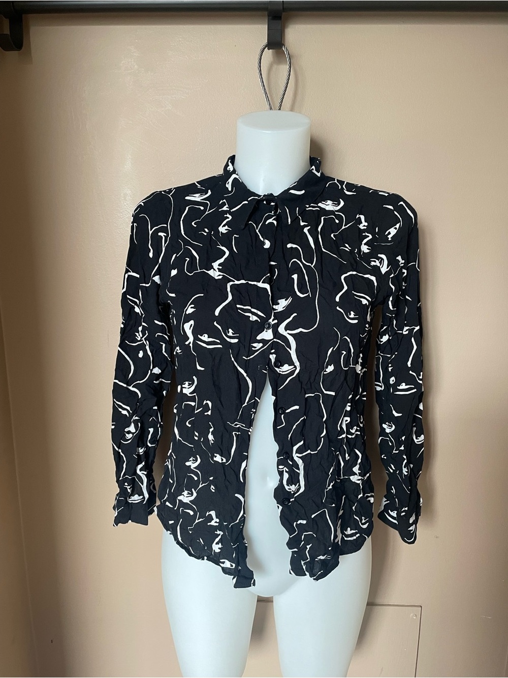 Black & White Abstract Tie-Neck Blouse